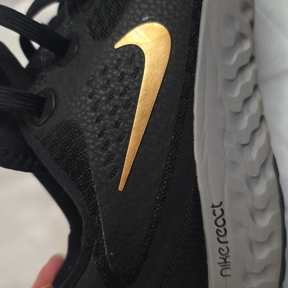 Nike Legend React Women's Size 8.5 Running Shoes Black With Gold Swoosh … - Picture 7 of 9